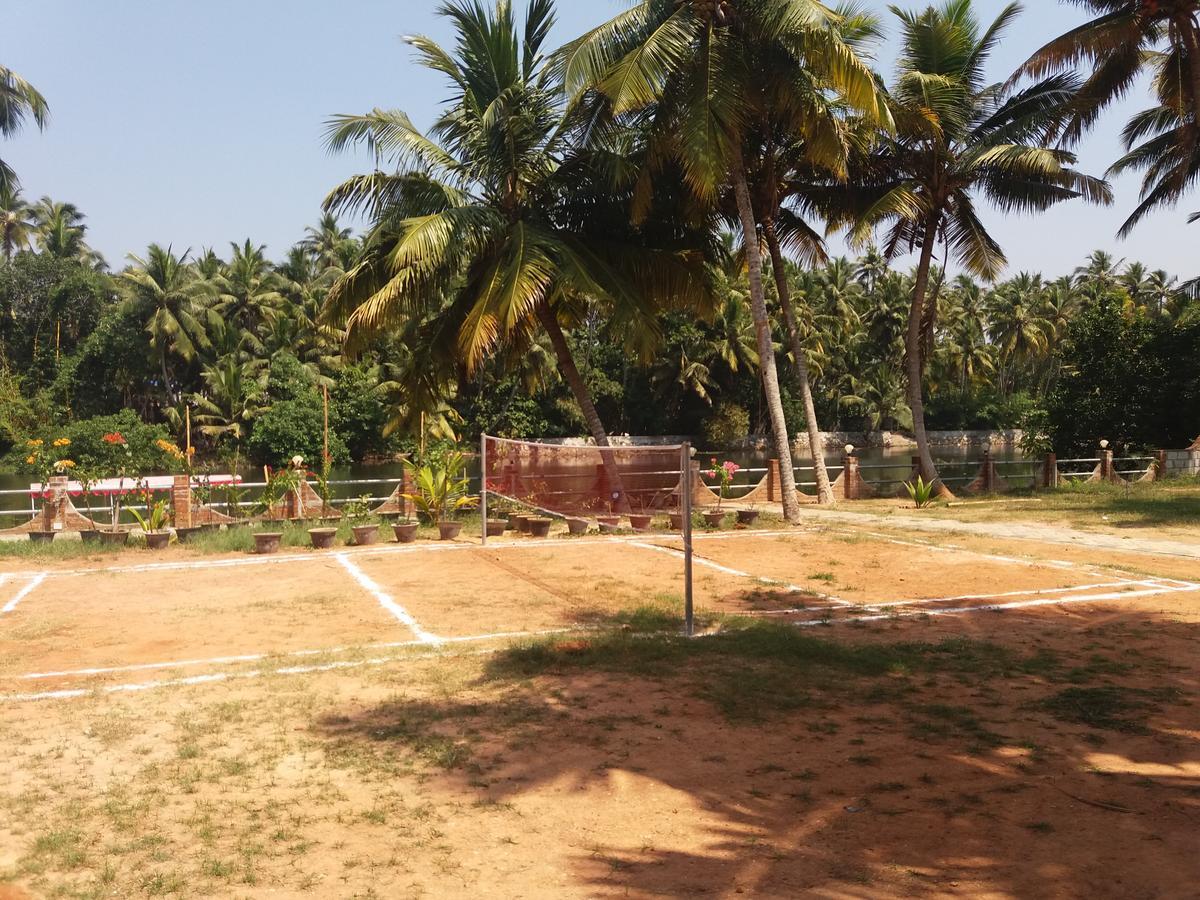 Travancore Island Resort Thiruvananthapuram Екстер'єр фото