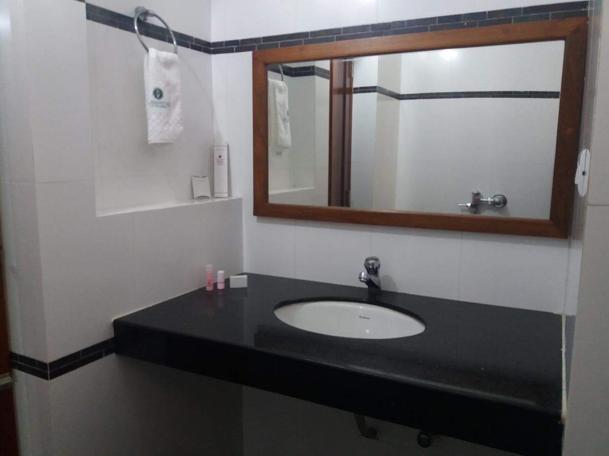 Travancore Island Resort Thiruvananthapuram Екстер'єр фото