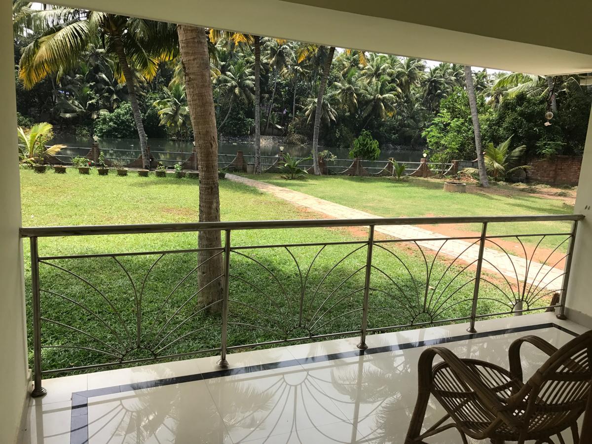 Travancore Island Resort Thiruvananthapuram Екстер'єр фото